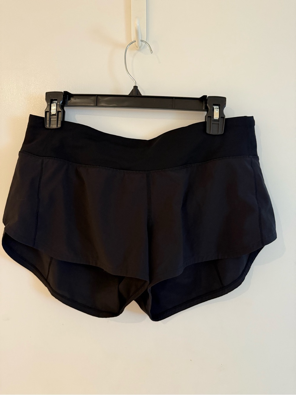 Lululemon Women’s Black Speed Up Shorts 2.5 inch